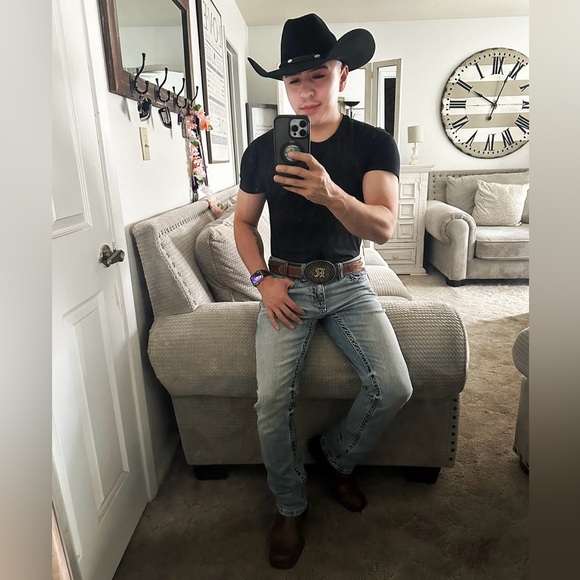 Meet your Posher, Timothy - Picture 5 of 7